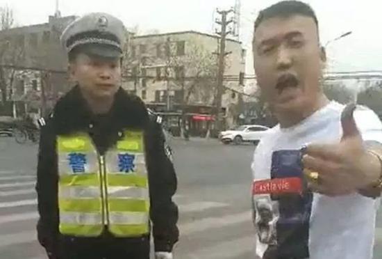 �й���ɵ�ӣ�һ���ڶ�����һ���ڿ���