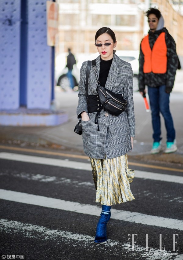 说百褶裙显胖,那是你不会配西装