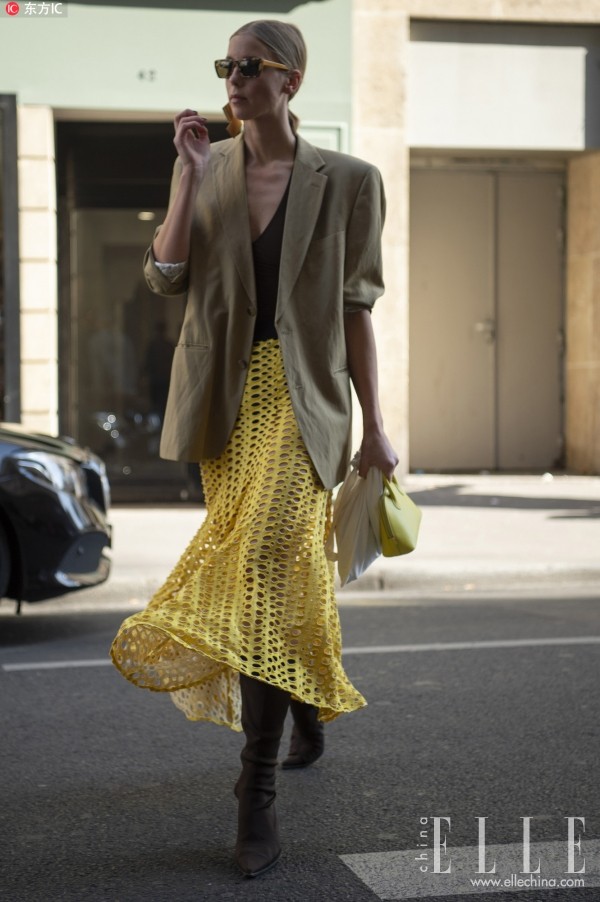 ���갵������ʾ�����԰��·��Ƕ��ɫ